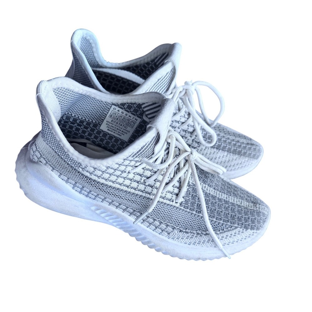 Danskin Ecstatic Sneakers Vegan Textile Gray White Womens 6.5 Athleisure Sporty